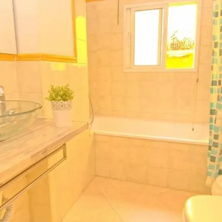 Economic Mercado Homestay *