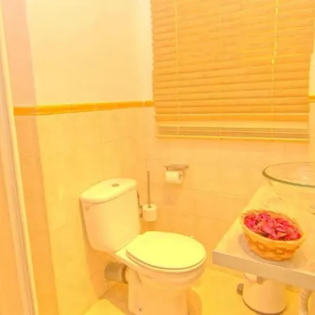 Economic Mercado Homestay *